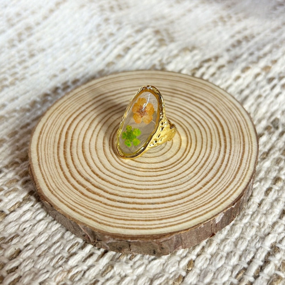 Dried Flower Gold Tone Oval Resin Ring Adjustable Boho‎ Gardencore Dainty